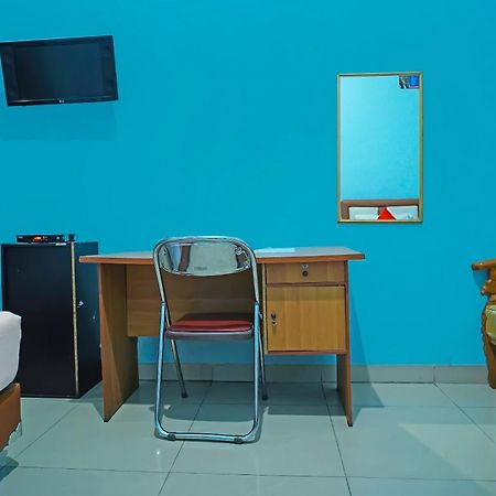 Oyo 92577 Hotel Sidikalang Near Kejaksaan Negeri Dairi エクステリア 写真
