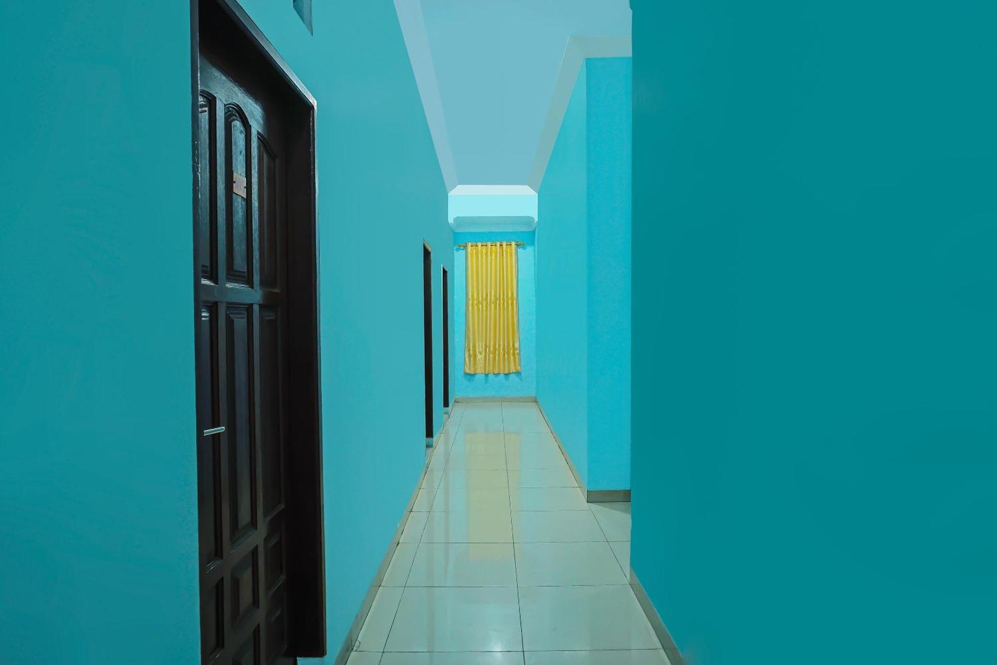 Oyo 92577 Hotel Sidikalang Near Kejaksaan Negeri Dairi エクステリア 写真