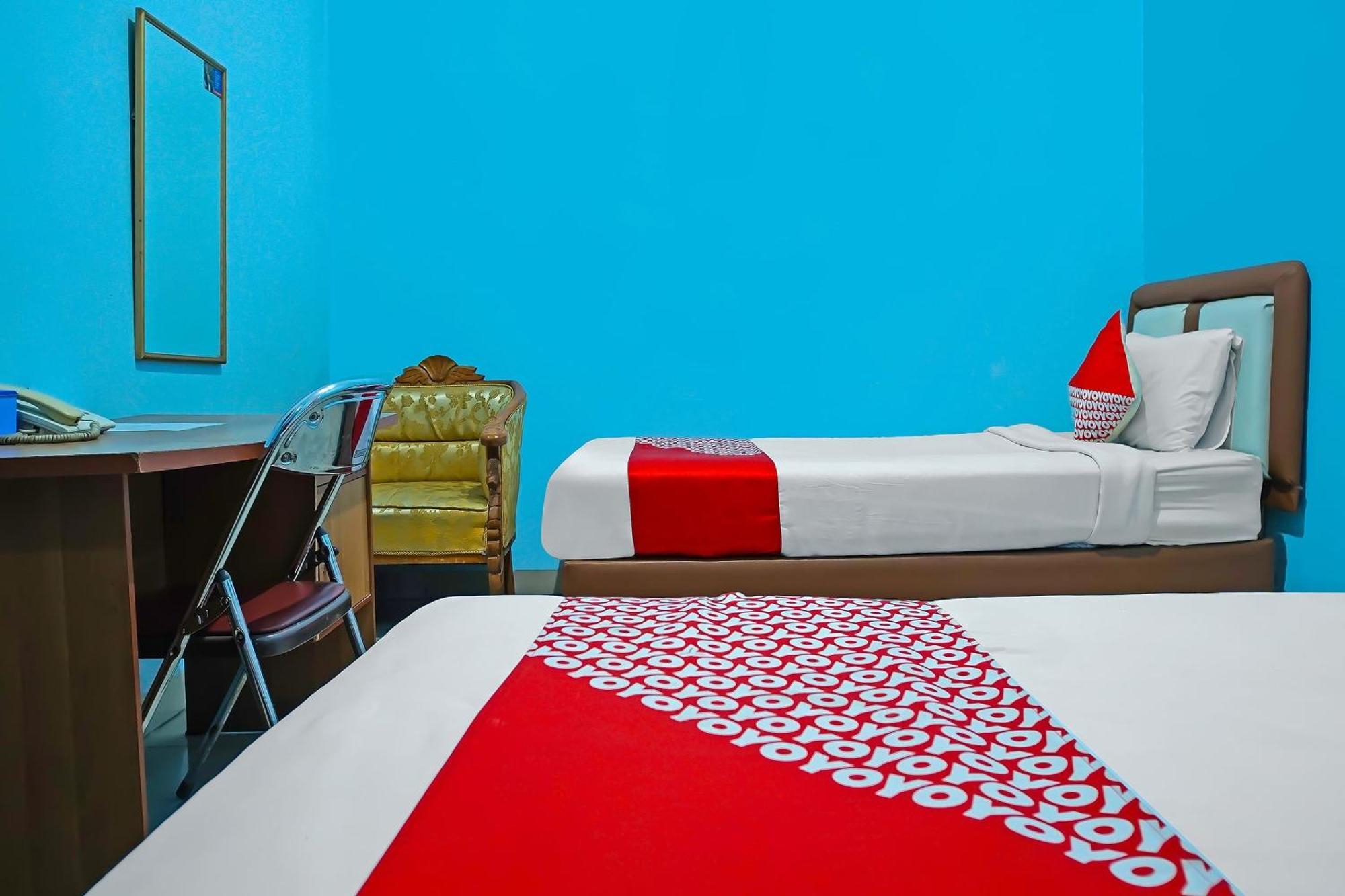 Oyo 92577 Hotel Sidikalang Near Kejaksaan Negeri Dairi エクステリア 写真