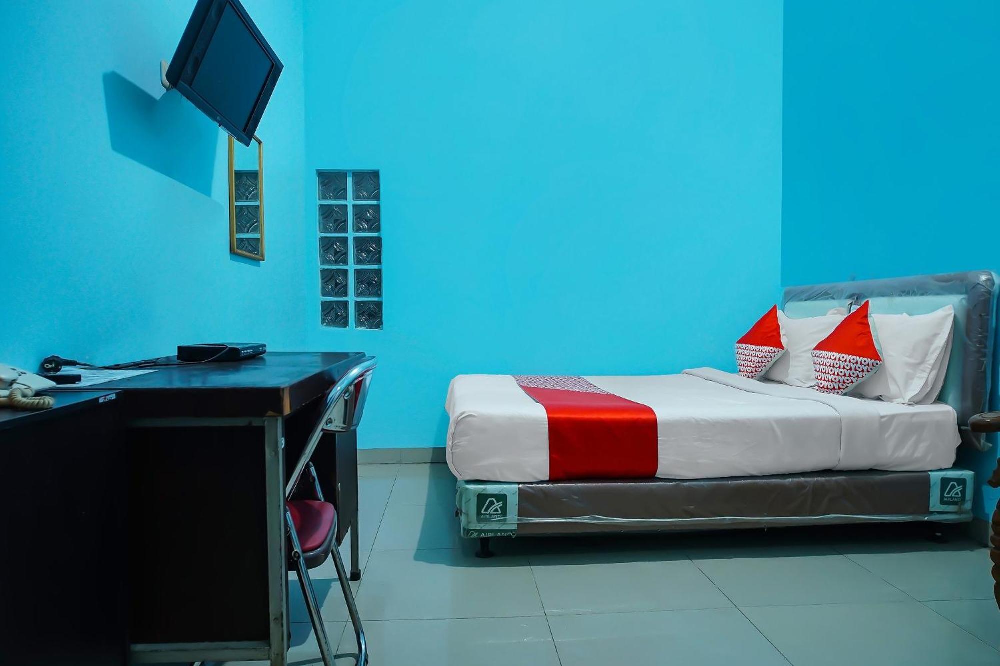 Oyo 92577 Hotel Sidikalang Near Kejaksaan Negeri Dairi エクステリア 写真