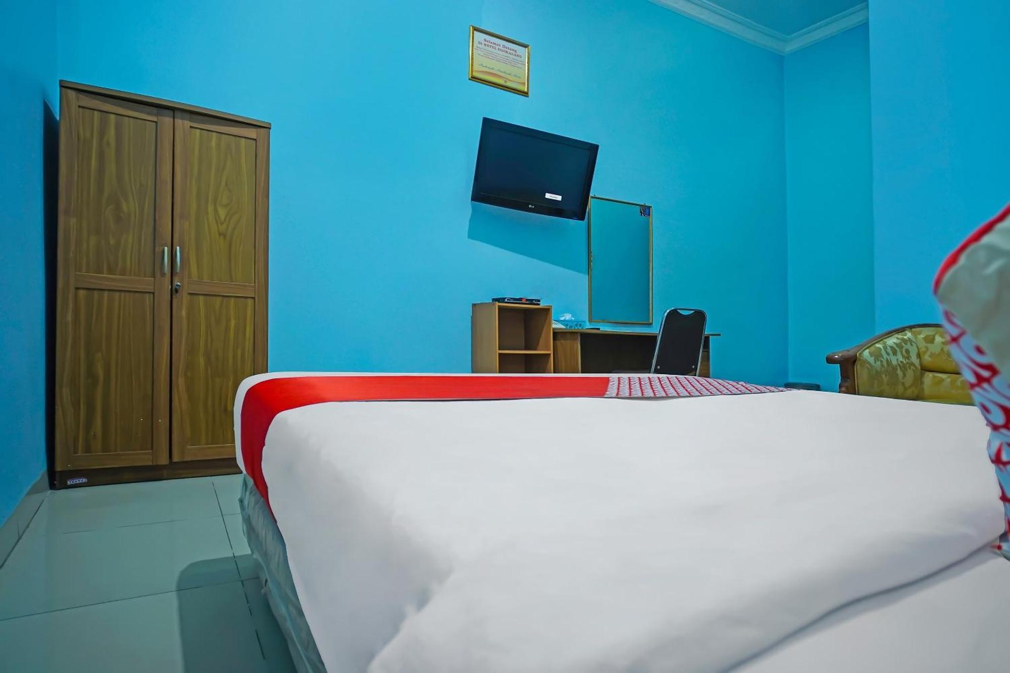 Oyo 92577 Hotel Sidikalang Near Kejaksaan Negeri Dairi エクステリア 写真