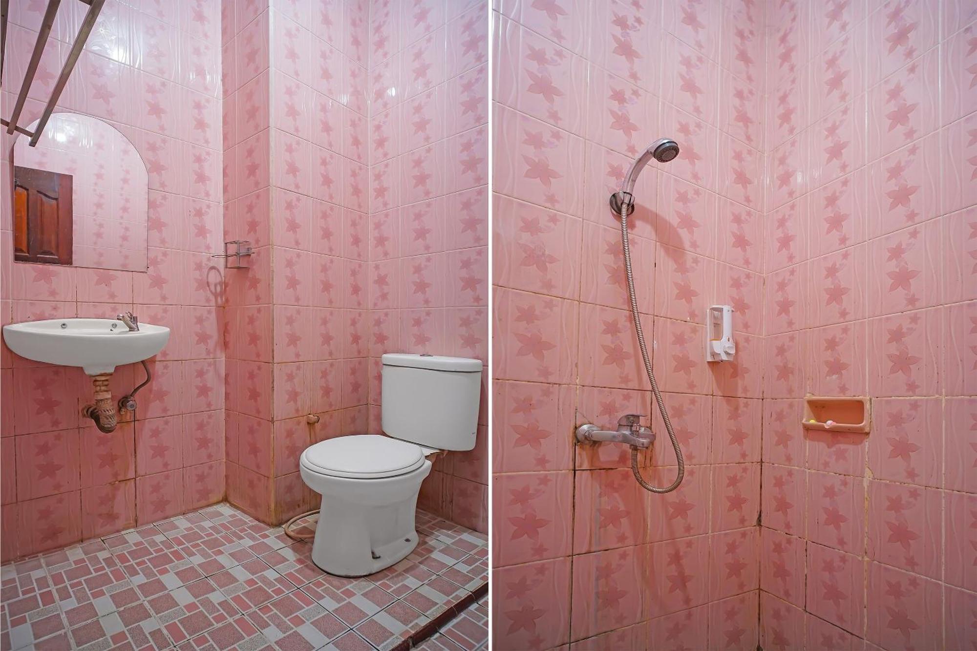 Oyo 92577 Hotel Sidikalang Near Kejaksaan Negeri Dairi エクステリア 写真