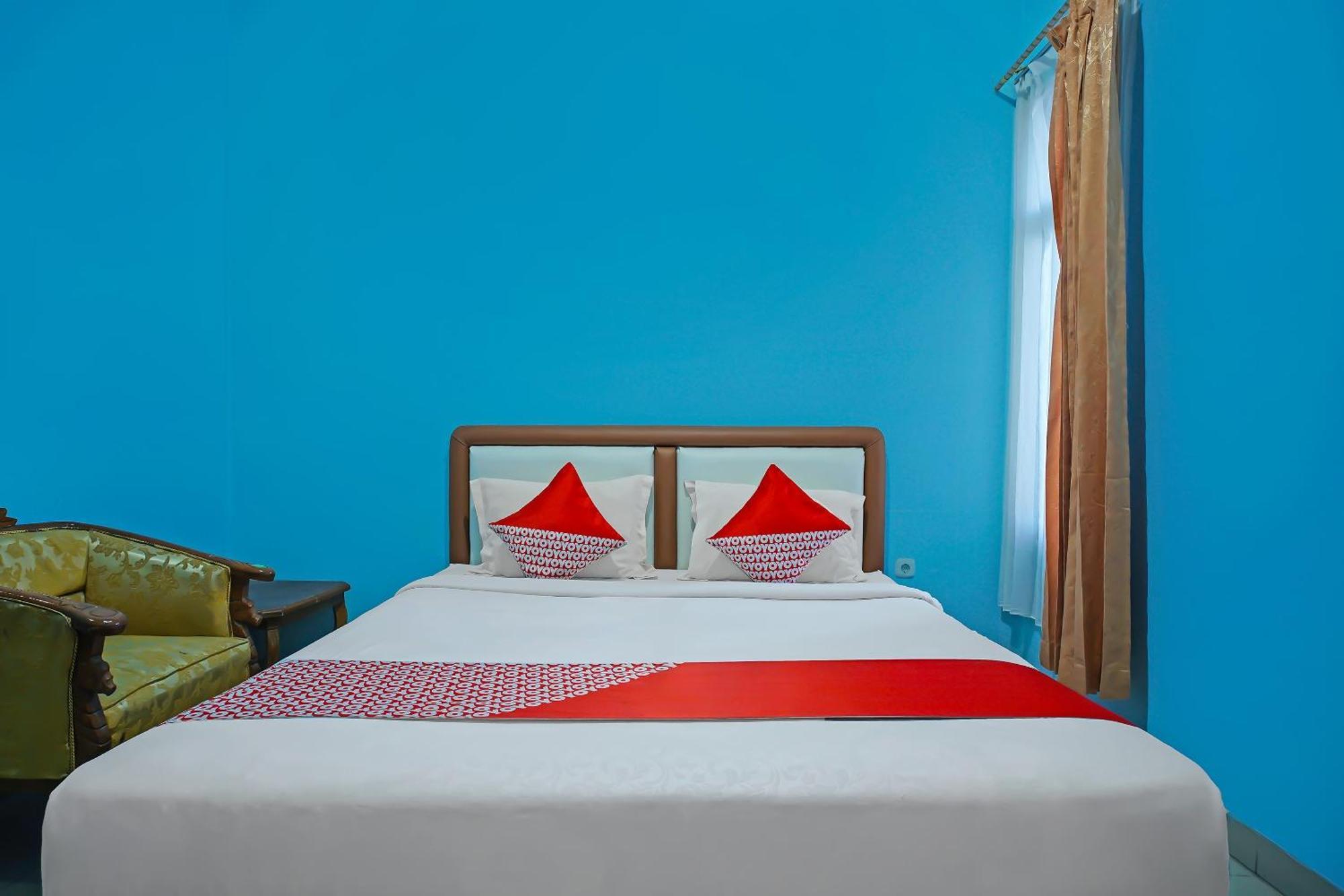 Oyo 92577 Hotel Sidikalang Near Kejaksaan Negeri Dairi エクステリア 写真
